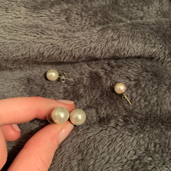 Pearl Earrings (Two Big & Two Small) - Picture 2 of 4